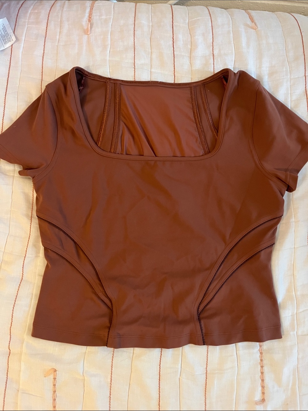 LULULEMON SQUARE NECK CROP TOP